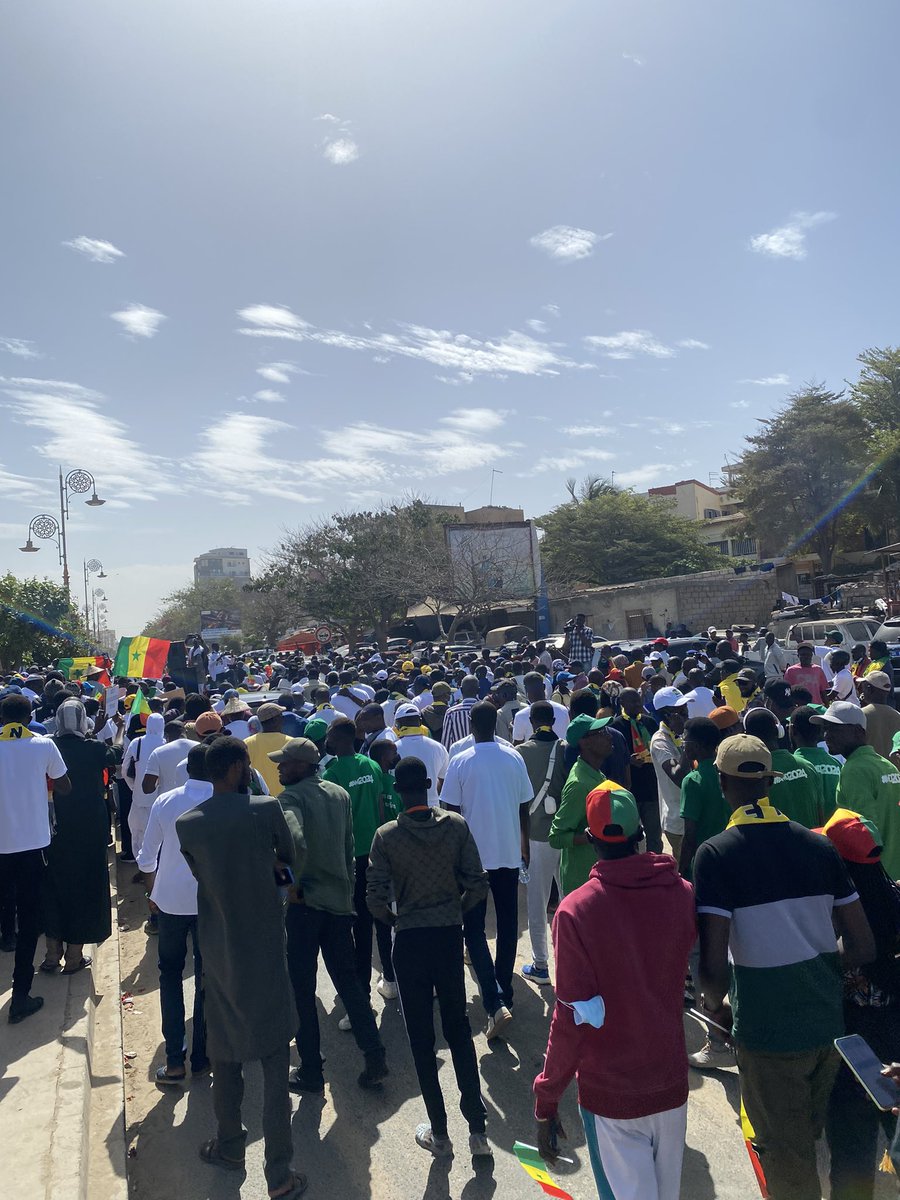 Marche autorisée et réussie 🇸🇳✔️
0 dégâts 
0 tire de lacrymogène 
0 blessé 0 mort.
On connaît maintenant où était le problème
Les Sénégalais sont des Patriotes responsables 
#freesenegal