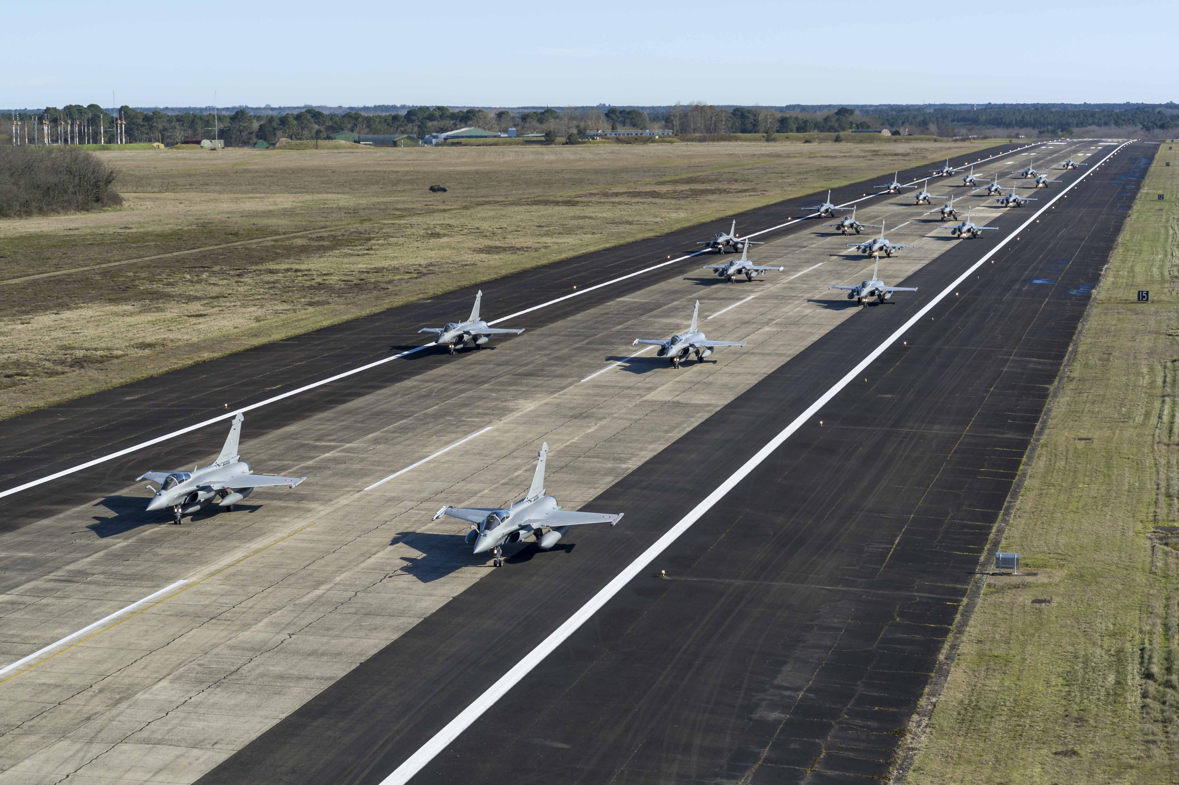 Armée de l'Air et de l'Espace on X: "✈️ Clap de fin pour l'exercice de haute  intensité #Saphir, conduit cette semaine sur la base aérienne 118 !  L'engagement des forces du soutien