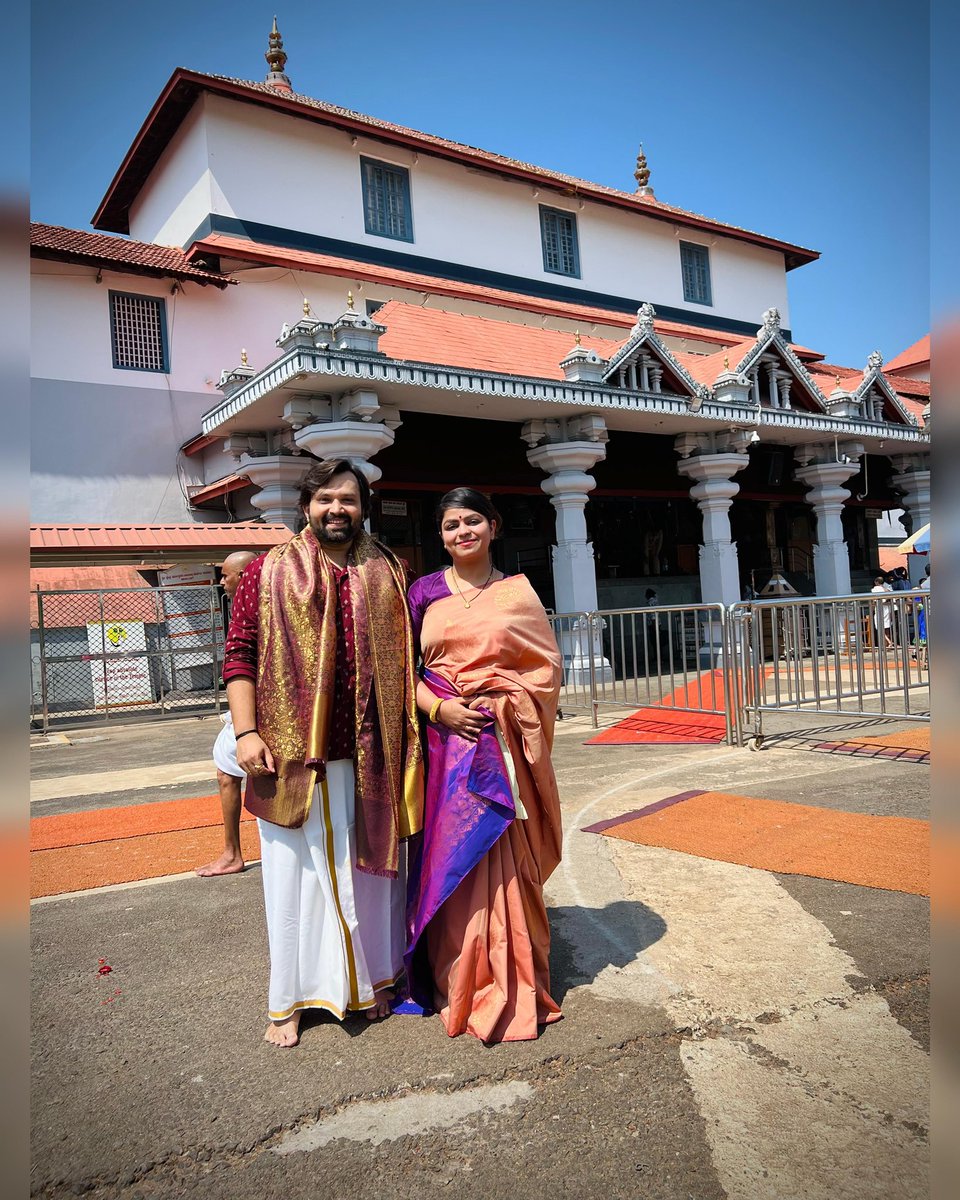 ಧರ್ಮಸ್ಥಳ ಕ್ಷೇತ್ರ🌞

Dharmasthala Sri Manjunatha swamy Temple🥰🙏🏻

Dr. Shri Veerendra Heggade🙏🏻 

#niharish #Rishikasharma #NihalR #dharmasthala #sriveerendrahegade