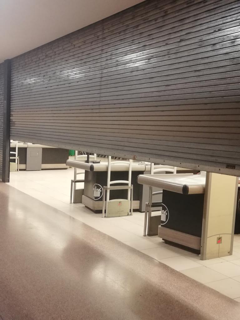 #byebye <a href="/Mercadona/">Mercadona</a> #mercatpoblenou #mercatlaunió  #juanroig s en va, romana el mercat. Visca #poblenou