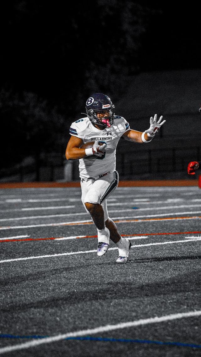 🔔Varsity Highlights🔔 2 year Varsity Starter ~ RB, ILB,OLB Offense: hudl.com/v/2MUWnp 81 carries 503 rushing 1 TD 11 catches 103 receiving 1 TD Defense: hudl.com/v/2K5nX8 45 tackles 9 TFLs 4.5 sacks 1 fumble recovery & pass deflection CCS & NorCal Champion