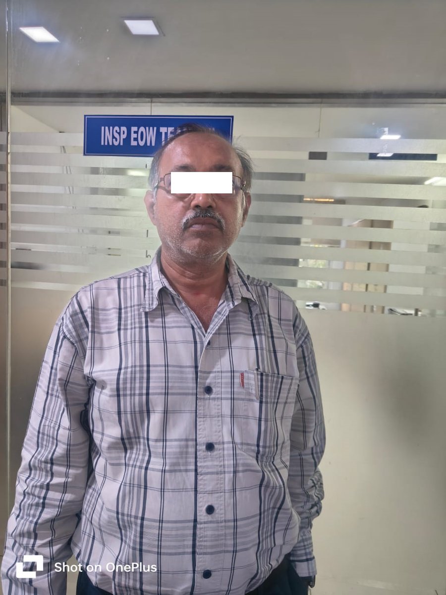 In Cr. No. 42/2024 U/s 409,420 IPC of EOW Team-VI CCS, DD, Hyderabad the IO arrested accused A-1 Thigulla Praveen S/o Late T.Prabhakar Occ: Bank Employee SBI ( Chief Manager placed under suspension) in the capacity of Secretary to the State Bank Office...
facebook.com/hyderabadpolic…