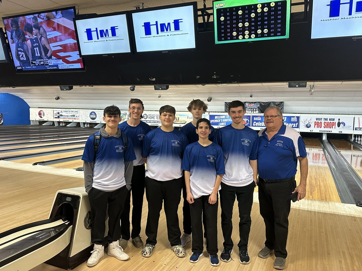 Midview Boys Bowling are District Qualifiers!!! First time in program history. Middies finish fourth at sectionals with 3,863 pins, 13 ahead of Padua.  

Advance to District Championship Sunday at Rebmans 🎳