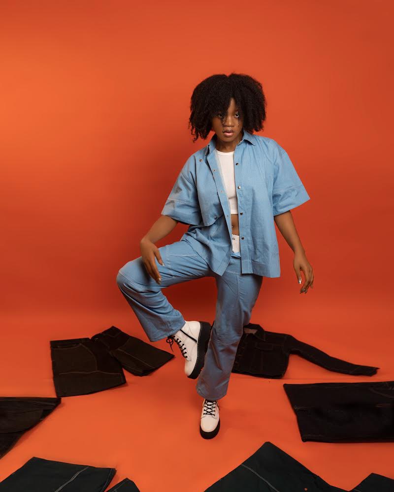 bigzorr2's tweet photo. Authentic With Everything.

The AWE Suit is out now.

Just a DM away.❤️🦅

#BIGZORR
#BIGZORRTOUCH
#AWESUIT
#FASHION
#STYLING
#LIBERIA https://t.co/1uUkPYDfHp
