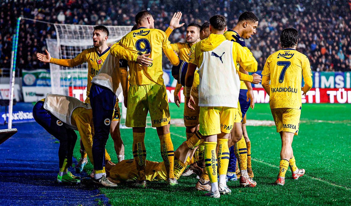 KİMİLERİ GİBİ BİR HAFTA BOYUNCA AĞLAMADAN, BERBAT ZEMİNE RAĞMEN ÇATIR ÇATIR, SÖKE SÖKE!