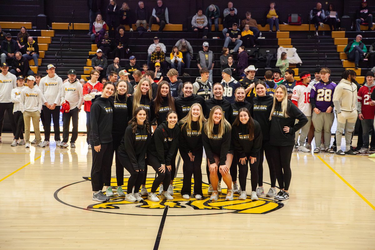 🦅🦁🧠

Thursday night, we honored student-athletes who received a 3.0 GPA or higher in EITHER Spring 2023 or Fall 2023! 

☑️ 126 honorees on the AD List (3.0-3.49 GPA)
☑️ 145 on the Dean’s List (3.5-3.99) 
☑️ 133 on the President’s List (4.0)

Overall, we had a Fall 2023