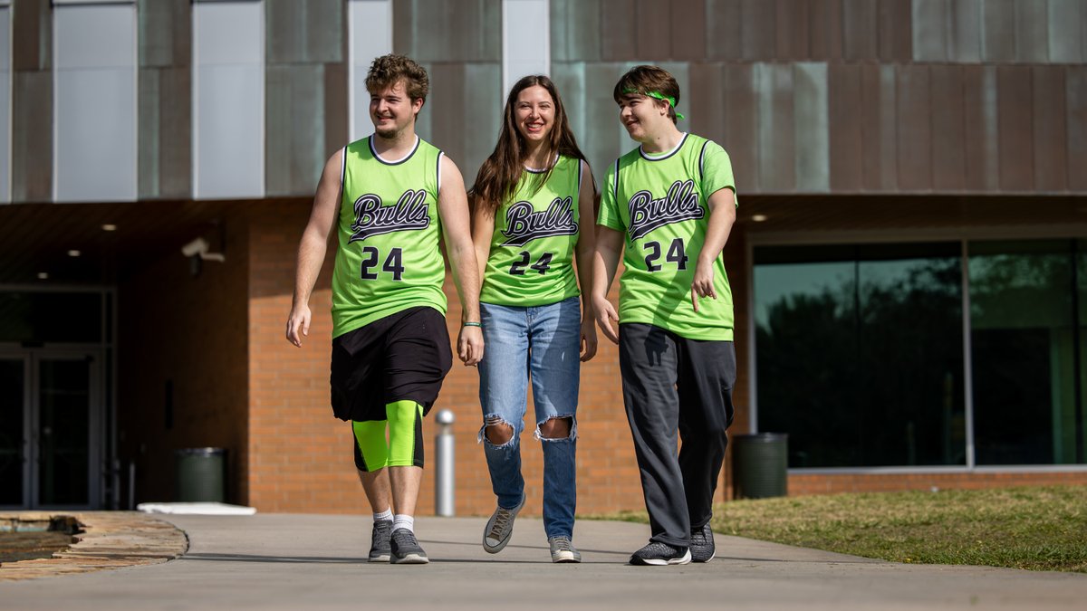 USFAthletics's tweet image. If you needed another reason to ARRIVE EARLY for tomorrow's @USFMBB game...

We'll be giving away 🟢 replica jerseys to the first 1,000 fans!

All the gameday info: gobulls.co/MBBvFAUGameday

#HornsUp 🤘