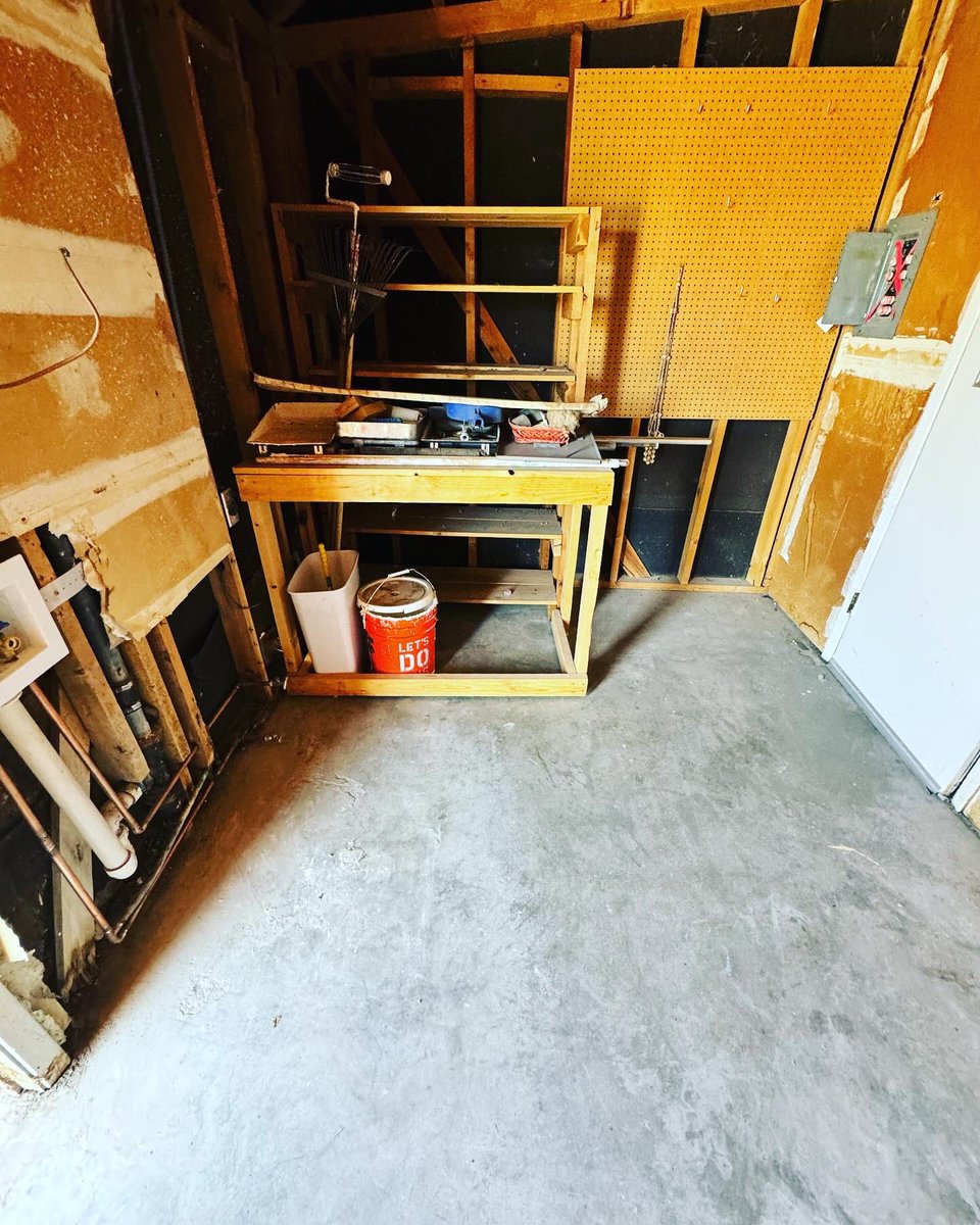 mandoslawncare's tweet image. Need help cleaning or organizing your shed or garage? 

Mando&apos;s Lawn Care is here for you! 

Contact us for a clutter-free space. 🌿💨 

#MandosLawnCare #OrganizationExperts