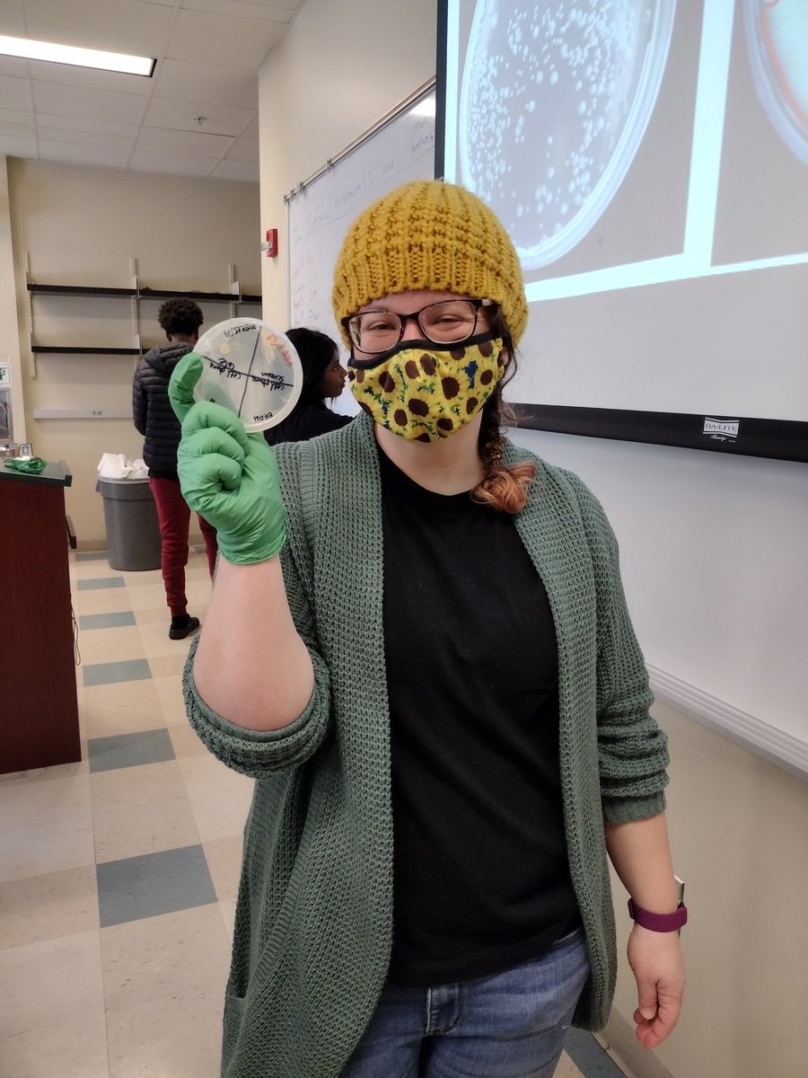luckydervish's tweet image. I got to make my own microbe plate with the Biology graduate outreach students. Feels good to work with our Saturday students &amp;amp; learn a bit more about a topic not related to my thesis #gradlife @UNCCBiology  #STEMteaching #microbes #funwithnerds
