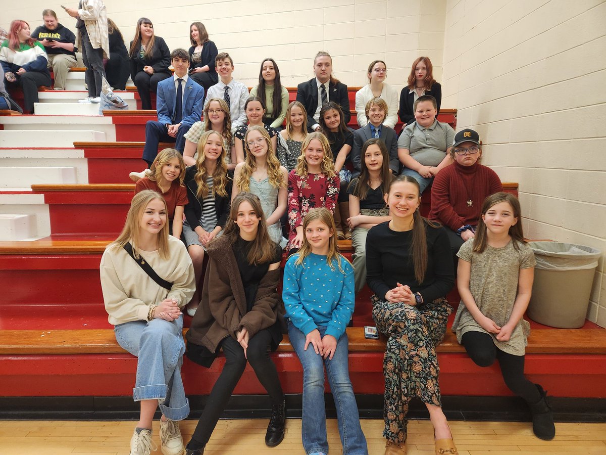 HHS_Debate_4N6's tweet photo. We traveled to Sedgwick today and seven members of our team were able to come away with a third place finish in sweeps behind Andover and Wichita Northwest. We were also accompanied by several of our 4th through 8th graders participating in a festival during finals!  1/3 https://t.co/tWnPVNMYwt