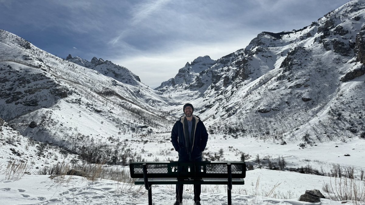 NathanLSelko's tweet image. Showing Professor @dougponder the beauty of Northern Nevada today! 🏔️