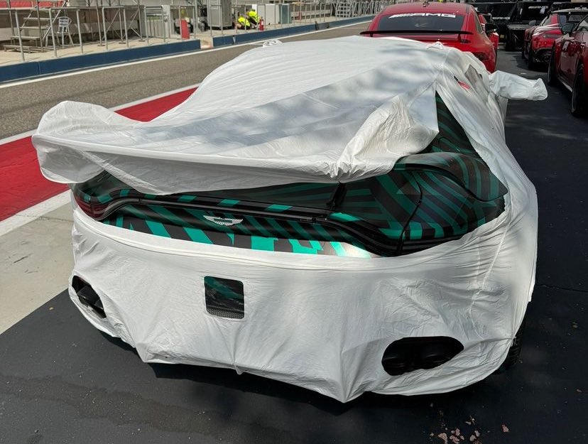 DAMN WHAT IS THIS 

A snapshot of the 2023 Aston Martin safety car has been seen in Bahrain and WOW this looks different 👀🤯