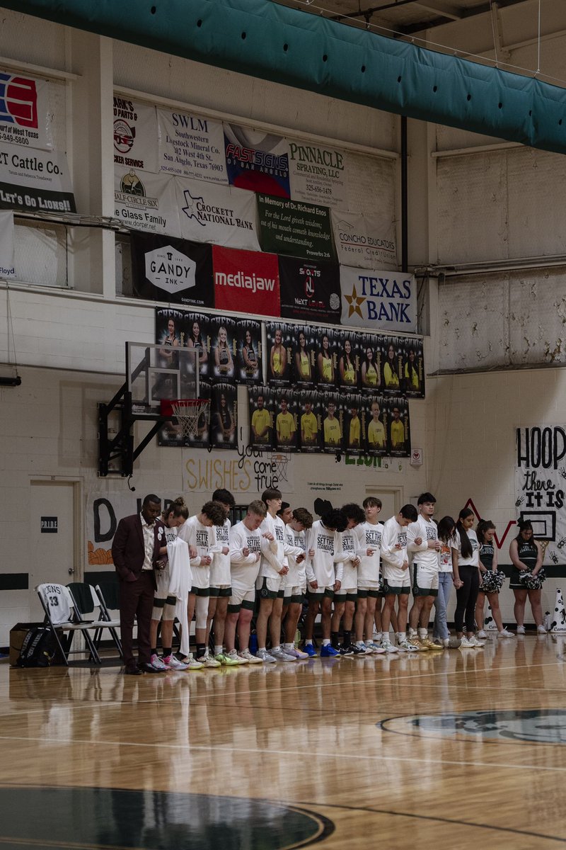CJLuckeyDope's tweet photo. BI-DISTRICT CHAMPS! 🏆 On to the next round! One step closer to the ultimate goal! 

#SetTheStandard #FORRUBEN 🏀

📸 - Paige Marie Media https://t.co/Zh3gU0Dy7z