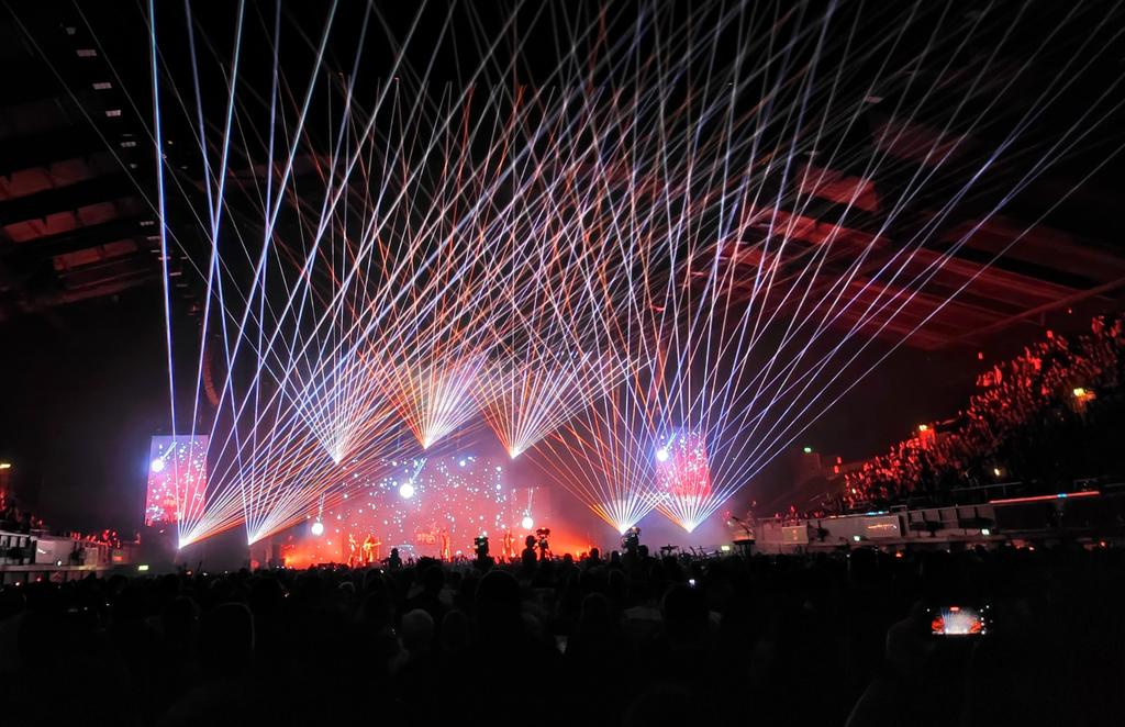 tom_spurs39's tweet photo. @ENTERSHIKARI absolutely unbelievable tonight, best gig I have ever seen https://t.co/F4xva1tUuN