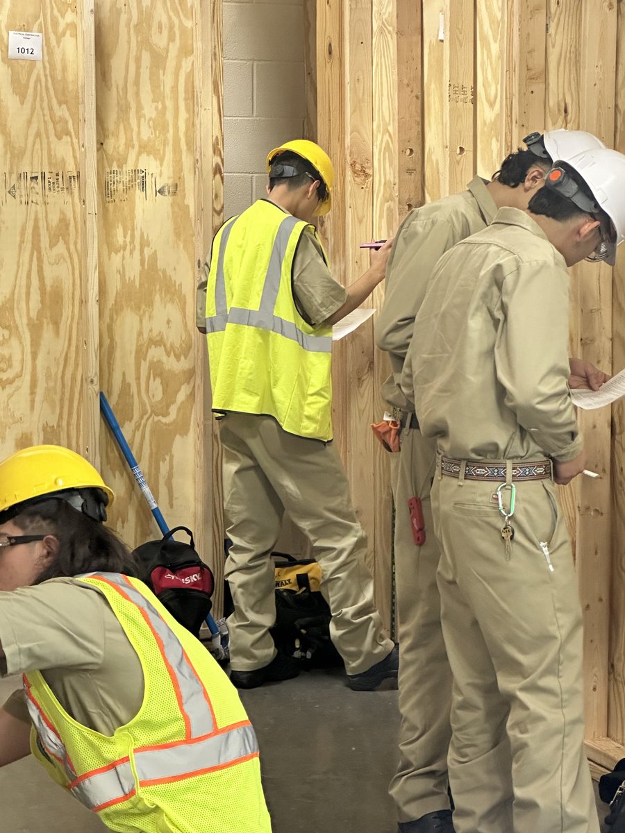 Career Institute East (@cieastdallas) on Twitter photo What an awesome day of competition at SkillsUSA. The electrical team is Waco bound for the awards ceremony!🌟
#cteexperiences
#workreadyskills
<a href="/Alvarenga_DISD/">Oswaldo Alvarenga</a>
<a href="/CTEinDallasISD/">Career and Technical Education</a> What an awesome day of competition at SkillsUSA. The electrical team is Waco bound for the awards ceremony!🌟
#cteexperiences
#workreadyskills
<a href="/Alvarenga_DISD/">Oswaldo Alvarenga</a>
<a href="/CTEinDallasISD/">Career and Technical Education</a>
