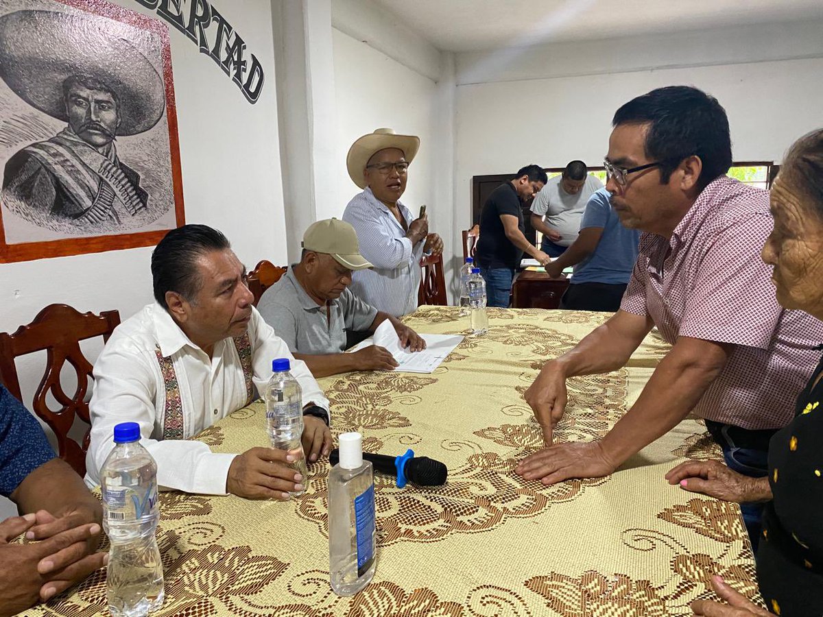 RAN_Nacional's tweet photo. Este fin de semana en Oaxaca realizamos Jornada Agraria Itinerante en beneficio de los núcleos agrarios de Valle Nacional y Región Cuenca del Papaloapan, para levantar listas de sucesión y entregar títulos de propiedad. 

#ElRANCercaDeTi https://t.co/ezt98bZixt