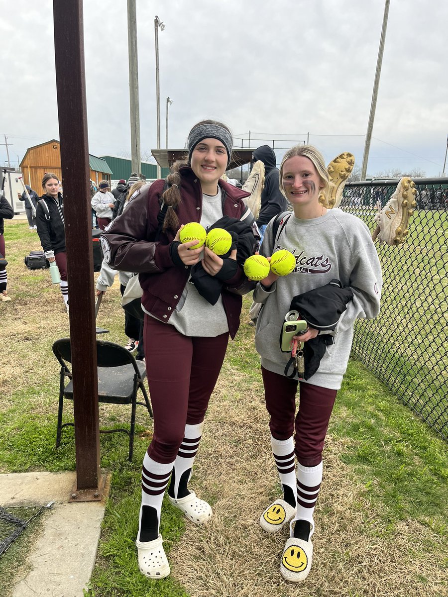 BOMB SQUAD ALERT! <a href="/JulieStevens135/">Julie Stevens</a> a <a href="/NWFRaiders_SB/">NWF Softball</a> commit and 2024 <a href="/kamryneaton42/">Kamryn Eaton #00</a> both dropping 2 bombs today!! 💣💣💣💣<a href="/chipolasoftball/">Chipola Softball</a> <a href="/NSUDemonsSB/">NSU Demons Softball</a> @Softball_La <a href="/BlaZerelitemain/">LouisianaBlazersEliteMain</a>