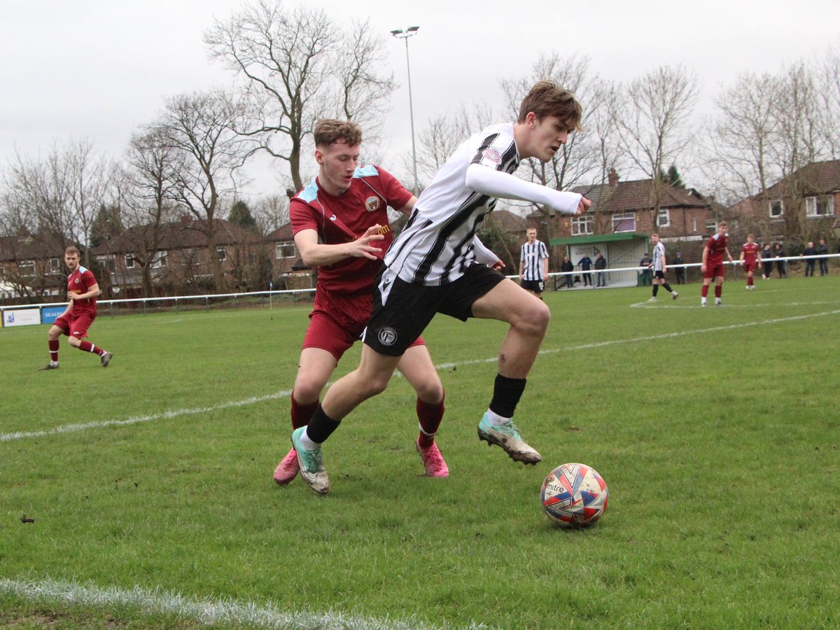CheadleNomads's tweet photo. Action from this afternoon’s victory against @barntonfc @nwcfl #WeAreNomads https://t.co/vdBztNfWBU