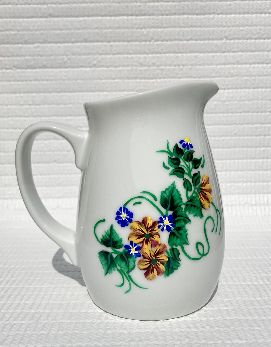 LPaintitpretty's tweet photo. https://t.co/ejdIO3FkGm #creamer #smallpitcher #homedecor #SMILEtt23 #giftsforher #giftsformom #etsy #etsygifts https://t.co/SyotOm23md
