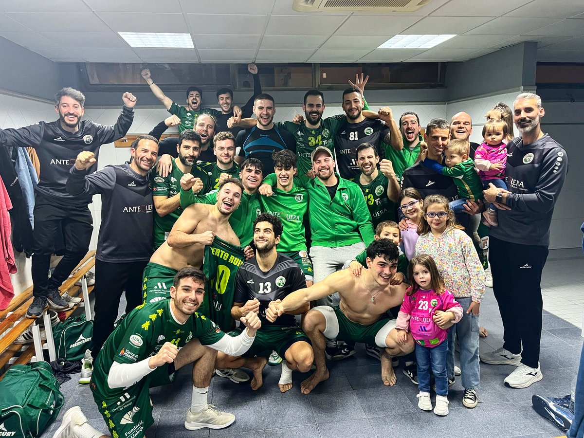 📸 🚀Alucinantes 💚🚀

➕2️⃣ 28-24 vs Ibiza ¡Tercer triunfo consecutivo! 

#MuchoVerde 💚 #EsteVerdeContagia #SomosDeBalonmano
