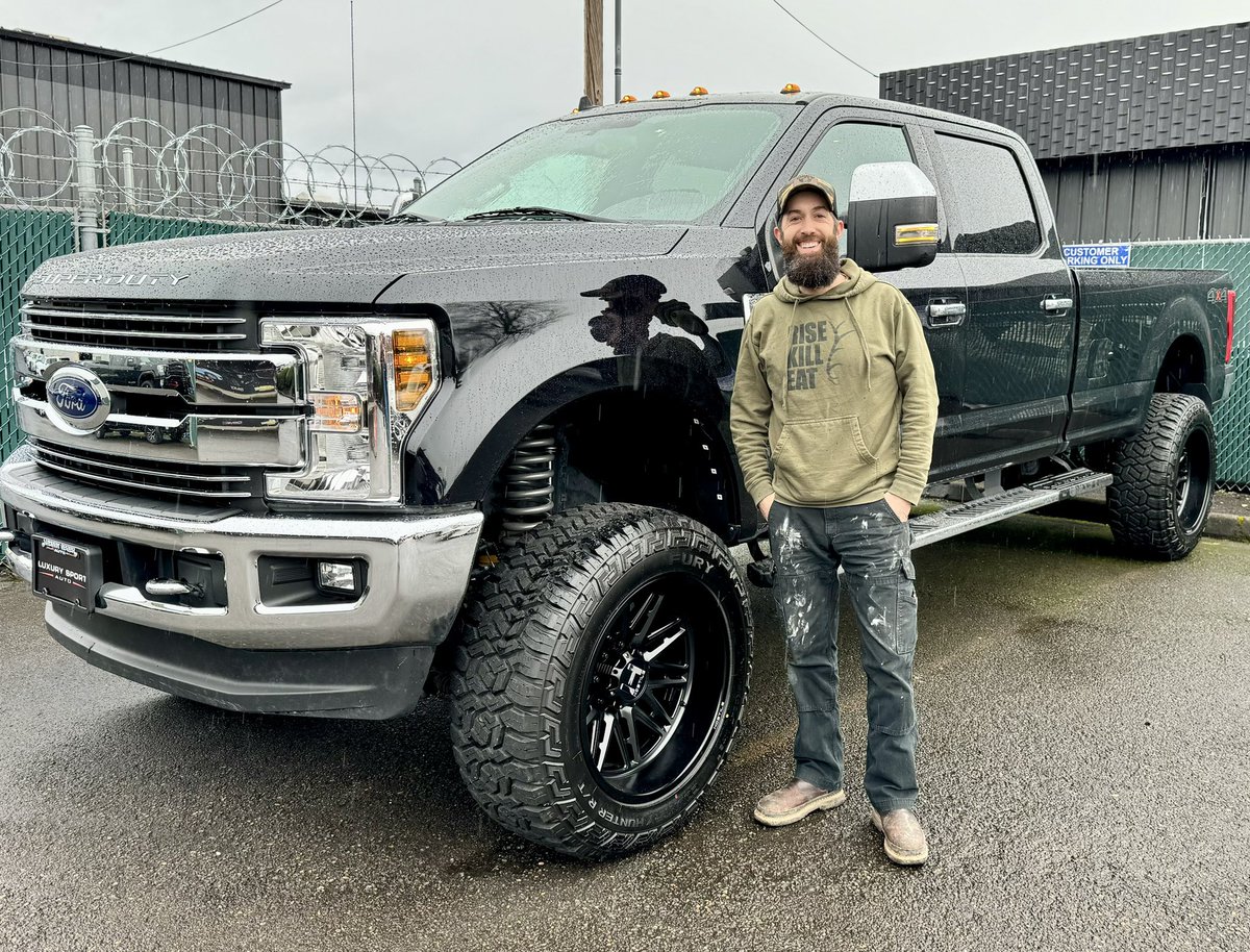 🎉 Huge shoutout to Cliff for driving all the way from North Bend to snag his new custom lifted Ford F350 from us! 🚗💪 Your journey was worth it for that beast of a truck. #FordF350 #CustomLifted #TruckLife #NorthBendDrive #LuxurySportAutos #BeastMode #RoadWarrior #TruckGoals