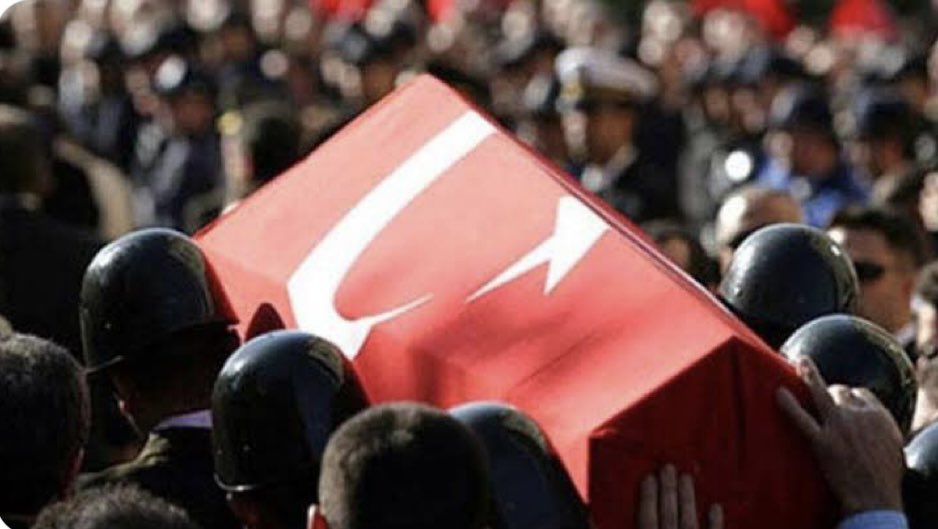 kgulsunbor's tweet photo. Pençe-Kilit Operasyon Bölgesinde hain terör örgütü PKK’nın saldırısı sonucu şehit olan kahraman askerimiz Piyade Sözleşmeli Er Salih Ay’a Allah’tan rahmet, ailesine ve sevenlerine başsağlığı diliyorum . 
Milletimizin başı sağ olsun.🇹🇷 https://t.co/RawRMj2pwY