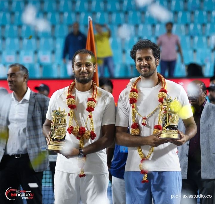 ATP Challenger!

Parabéns aos duplistas campeões, os indianos @SakethMyneni e o seu compatriota @ramkumar1994 que conquistaram o @ATPChallenger de @BlrTennisOpen na Índia.
#atpchallengertour #tennis #BTO2024 #DafaNewsBengaluruTennisOpen #KSLTA #SakethMyneni #RamkumarRamanathan