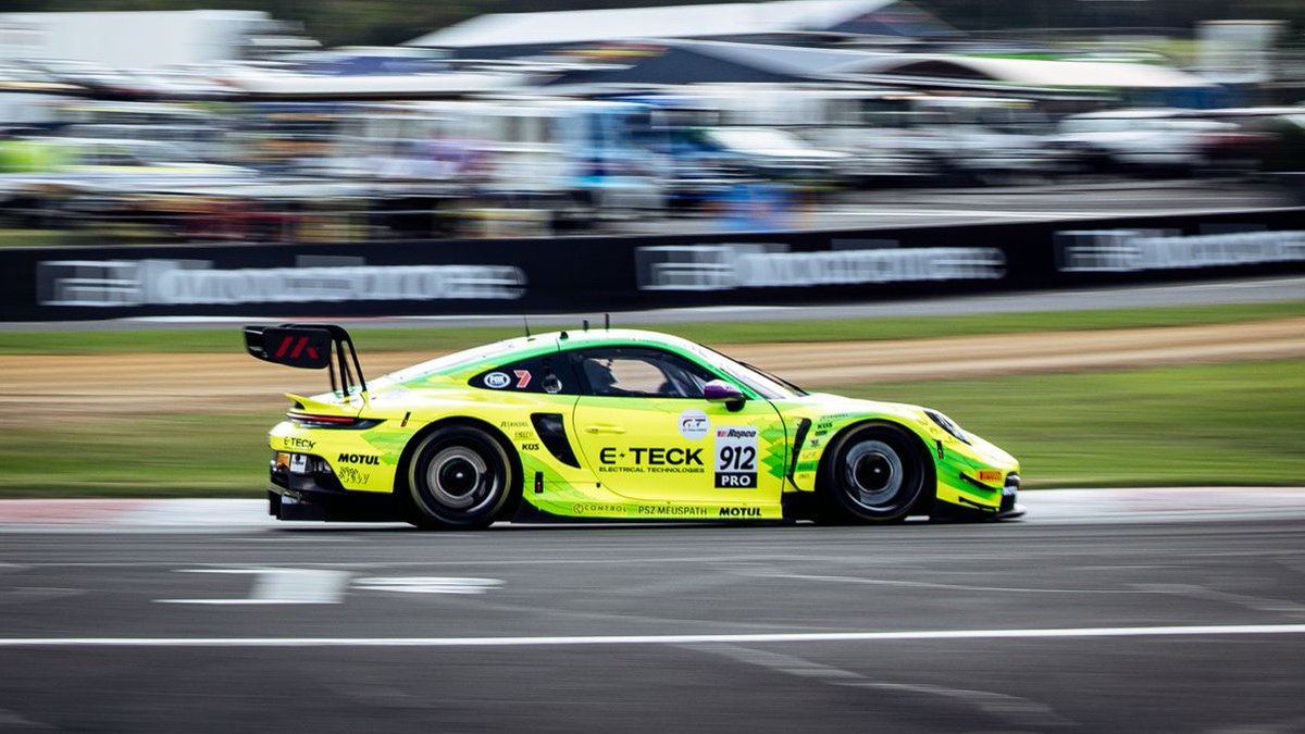 PorscheRaces's tweet image. #IntGTC - Pretty strong start from @jaxonevans_ in the #B12HR: With his #PhantomGlobalRacing&apos;s #911GT3R, supported by @Team75Bernhard, he worked his way up from P18 to P11 in the dark 1st hour.

#MantheyEMA #Porsche #912 is P4, #TheBendMantheyEMA #911 P9, leading #ProAm