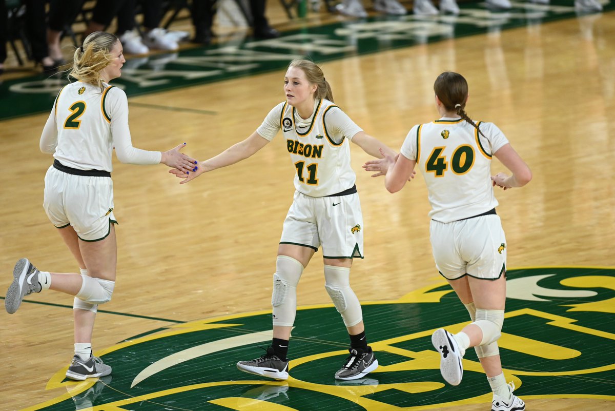 Into the 𝘁𝗼𝗽 𝗳𝗶𝘃𝗲 ! 📈

With nine points in the first half, Heaven Hamling passes Darci Steere (1990-94) and moves into the 𝘁𝗼𝗽 𝗳𝗶𝘃𝗲 on the NDSU all-time scoring list with 1,587 points in her Bison career.