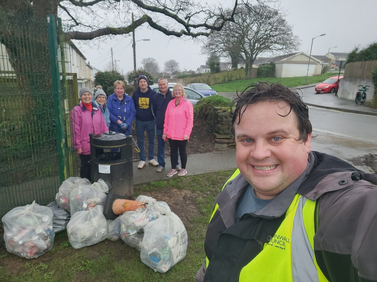 StTidy's tweet photo. Got my Twitter account back after swapping phones last year! We've been up to all sorts in the meantime. Now running litterpicks most weekends around St Austell, thanks to all who help! https://t.co/f5lMAUArSt