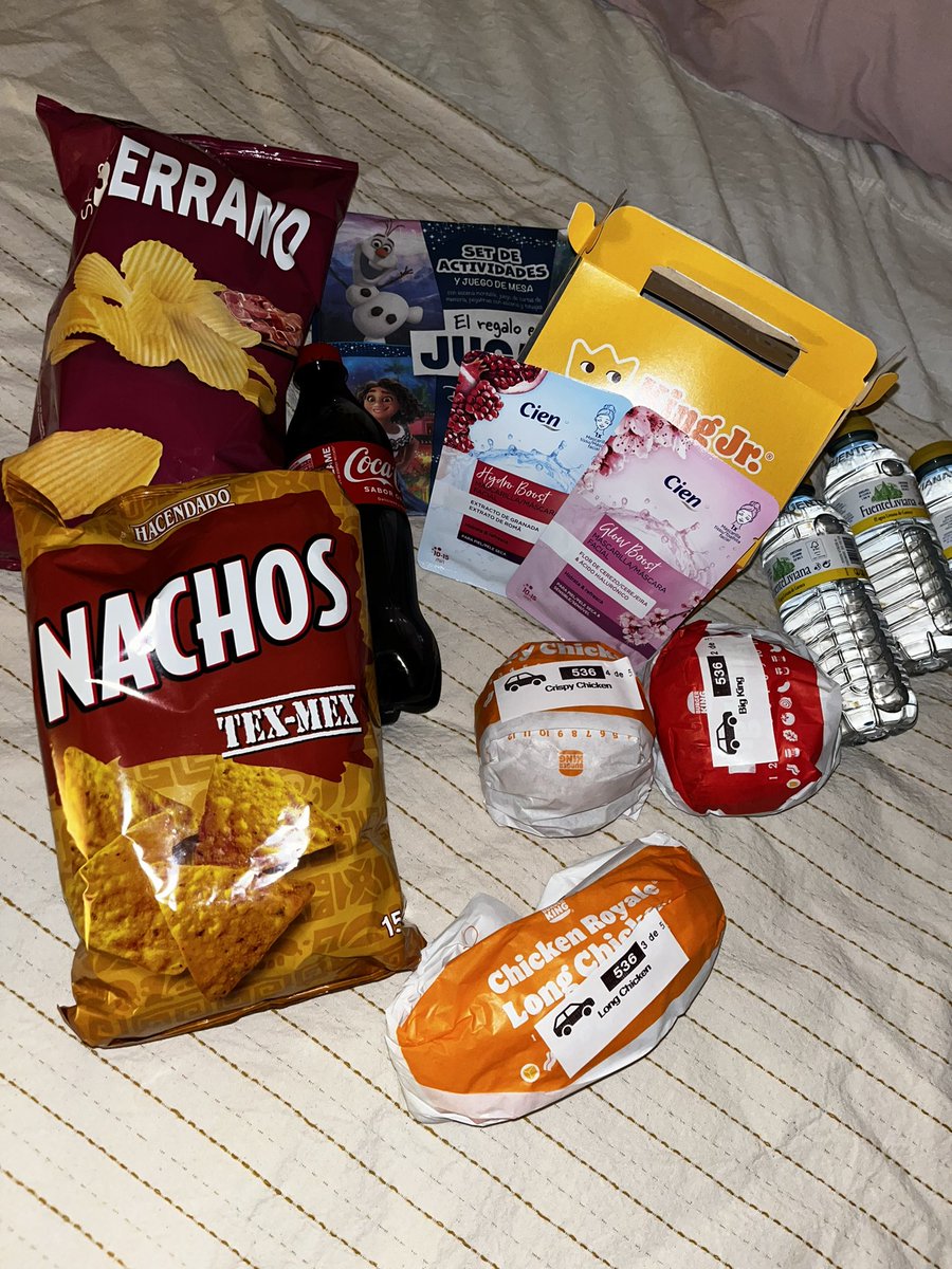 emm__2298's tweet photo. como nos lo montamos 🥰🫡 @biancodj98 https://t.co/r2s5Erj4NA