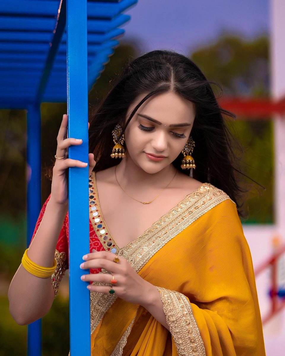 OnlyHeroines's tweet image. #SriSatya 😘
