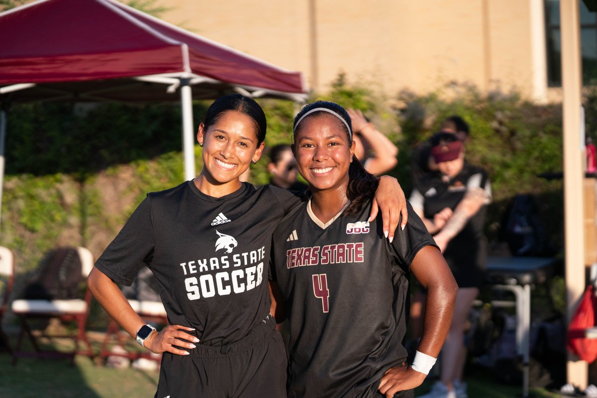 Good luck to Victoria Meza & Juana Plata tonight as they and El Salvador compete for one of the final spots in the inaugural CONCACAF W Gold Cup! Catch the match against Guatemala on Paramount+ at 9 pm CT #EatEmUp x @juanaplata12