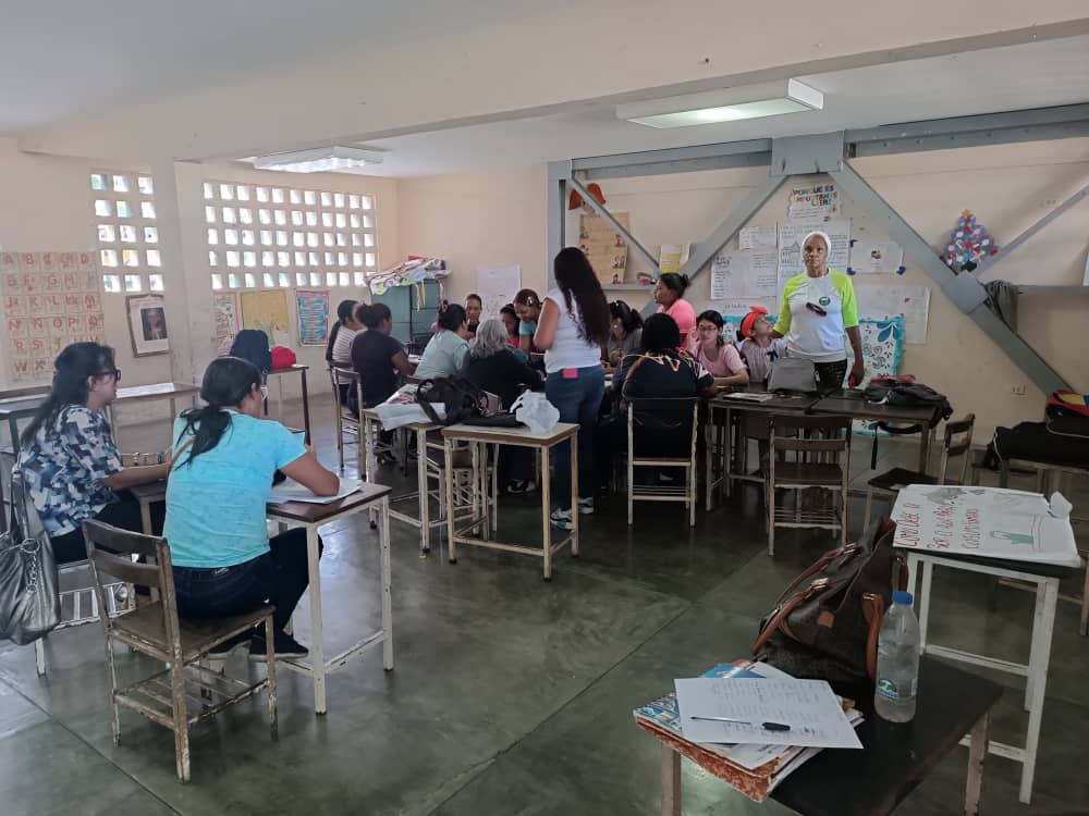 SomosUnem's tweet photo. #Entérate 📢|| La #UTGUMiranda realizó diversas actividades en los municipios Rafael Urdaneta y Pedro Gual, con los estudiantes y docentes investigadores, con el propósito de impulsar los conocimientos y la educación de los #Unemistas📚.
#VivaElPuebloCultor
@NicolasMaduro https://t.co/lxQIrGZLvj