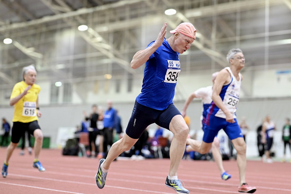 Muutama kuva yleisurheilun aikuisurheilun SM-halleista Jyväskylästä: esajokinen.kuvat.fi/kuvat/SAULin+S… <a href="/JyvKU/">JKU</a> <a href="/yleisurheilu/">Yleisurheilu</a> #SAUL #Jyväskylä