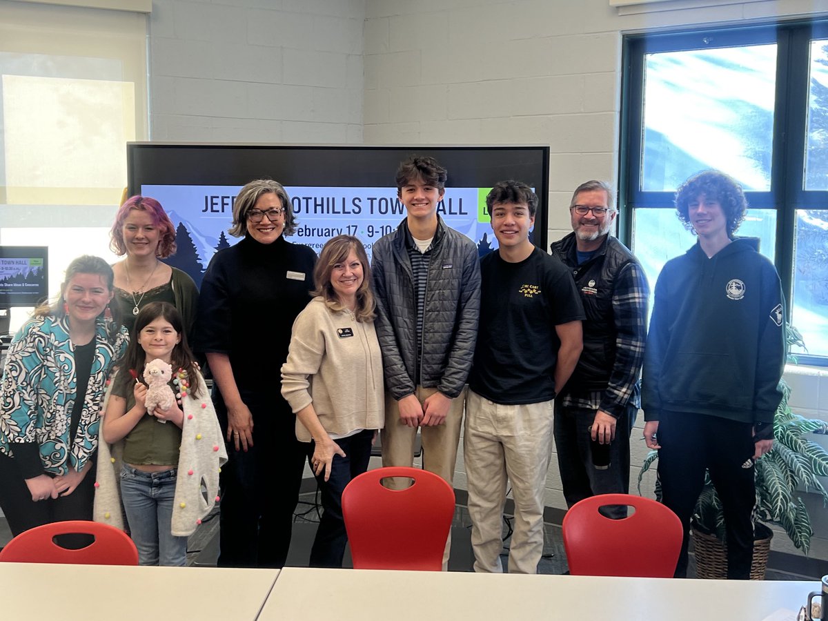 Such a fun town hall at Evergreen high school this morning! It was great hearing from young people (and the adults in their lives) about the  issues impacting our community. #Coleg #copolitcs