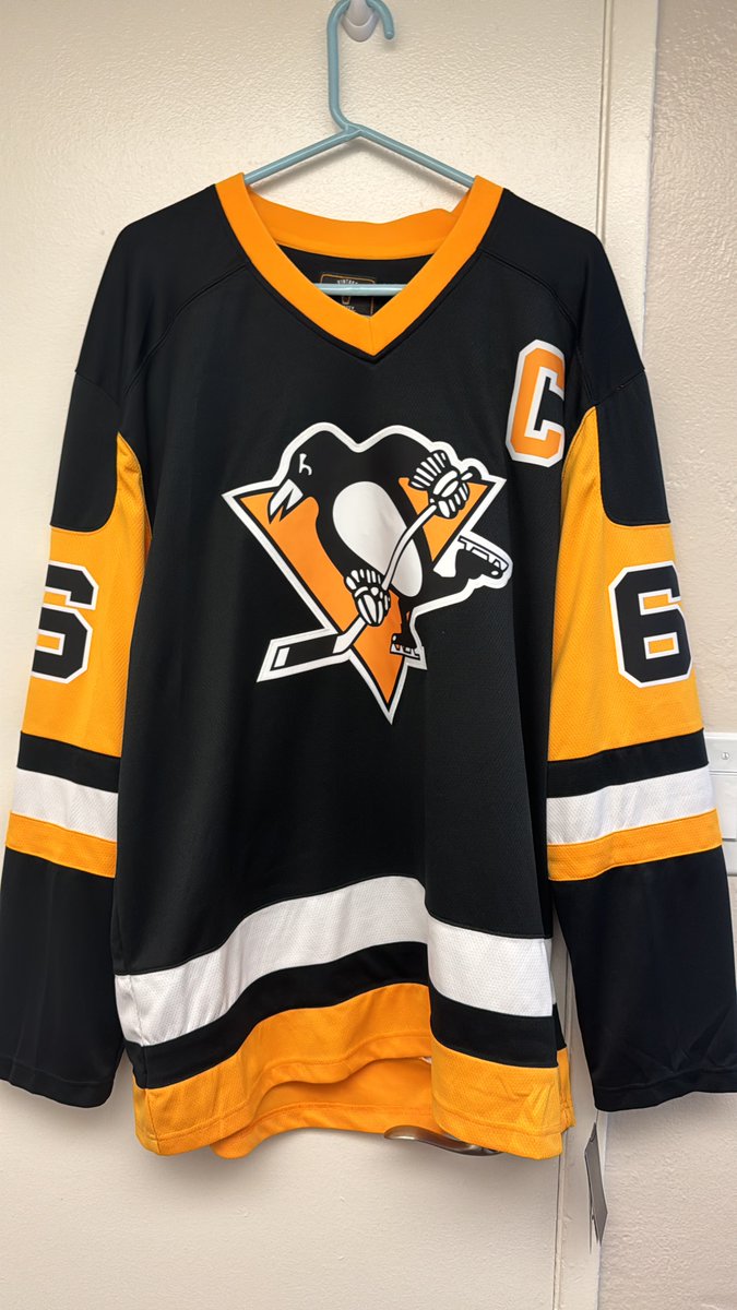 Color_Derp's tweet image. Awesome pull from this drop!! 💪💪@HKYJersey