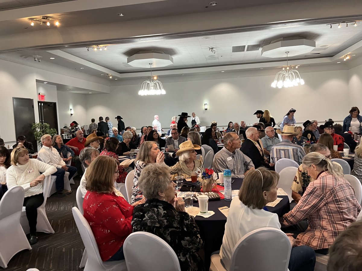 RealLeslieWhite's tweet image. .⁦@JeffClarkUS⁩ gave an amazing speech at the Lincoln Day Luncheon in #Pinal #county #Arizona ⁦@amrenewcitizen⁩ 🌵🇺🇸🌵🇺🇸