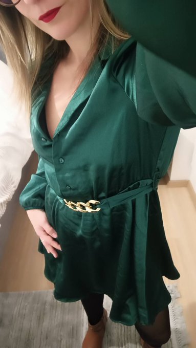 Bonne soir&eacute;e les coquins. Ce soir en mode h&ocirc;tesse pour un &eacute;v&egrave;nement priv&eacute; 😘   #laetiluxure #laeti_luxure<a href="/tag/milf"class="tags"><span>#milf</span></a><a href="/tag/coquine"class="tags"><span>#coquine</span></a><a href="/tag/hotesse"class="tags"><span>#hotesse</span></a><a href="/tag/milfsexy"class="tags"><span>#milfsexy</span></a><a href="/tag/laetiluxure"class="tags"><span>#laetiluxure</span></a>