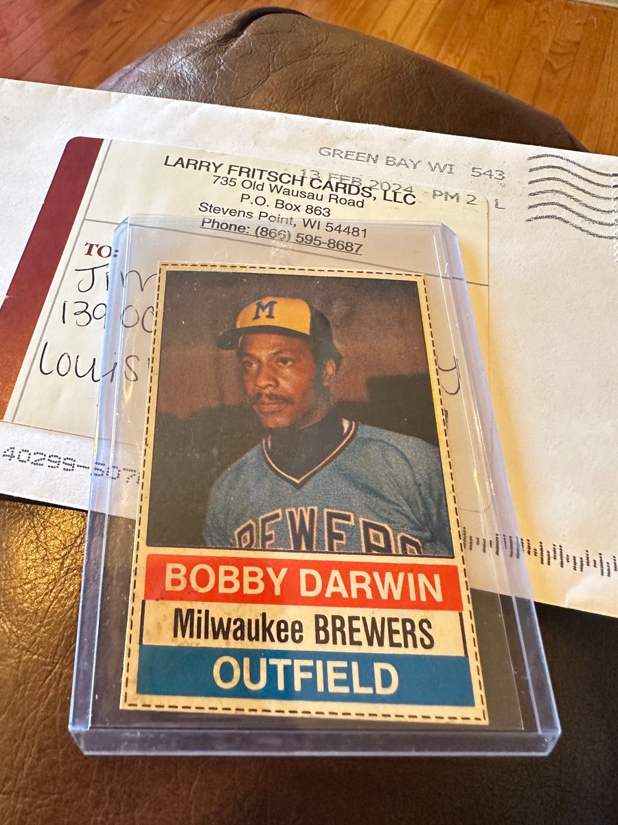 First thing I’ve ordered from Larry Frisch since the early 80’s to finish a set from 1976 that has taken the past 15 months to complete. Mr Darwin is hard to come by, not listed as an SP but sure does seem like it.