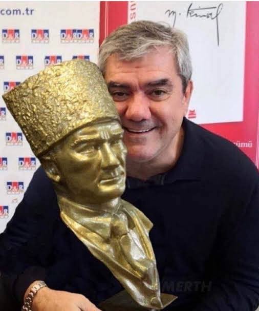 O sırada tweet atmalık Atatürk sözü arayan Geert Wilders :