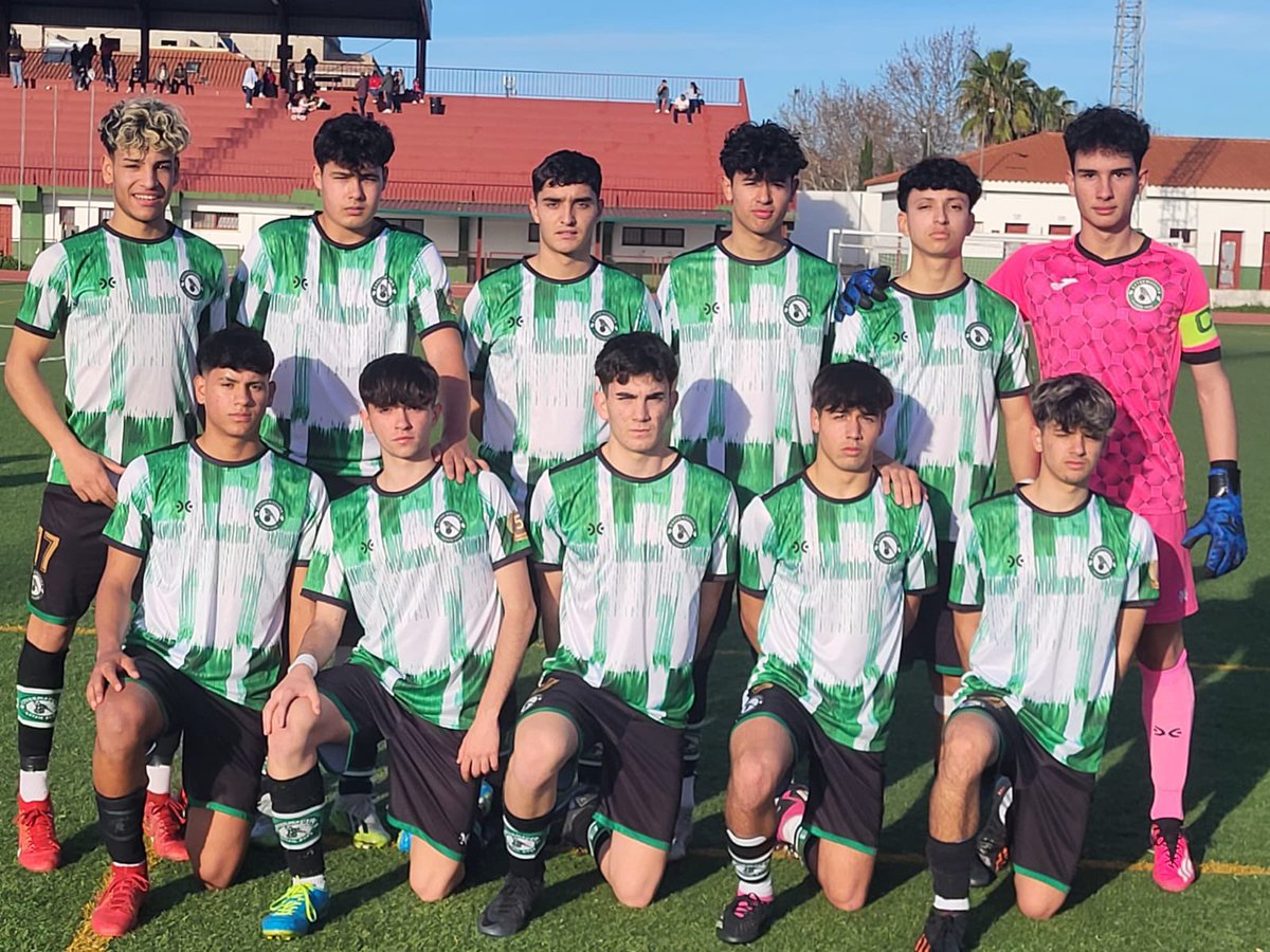 🟩⬛️ 𝗝𝗨𝗩𝗘𝗡𝗜𝗟 𝗔

💪+3 y victoria sólida frente al  <a href="/EFEmerita/">E.F.EméritaAugusta</a> manteniendo el liderazgo en la tabla clasificatoria.

Seguimos sumando 🐾🐾🐾

i 𝘼𝙪𝙥𝙖 𝙇𝙞𝙣𝙘𝙚𝙨 💚🖤!
#ExtremaduraFutbolBase #Temporada2023_2024 #Liga #CreandoHistoriaJuntos  #iVamosConTodo