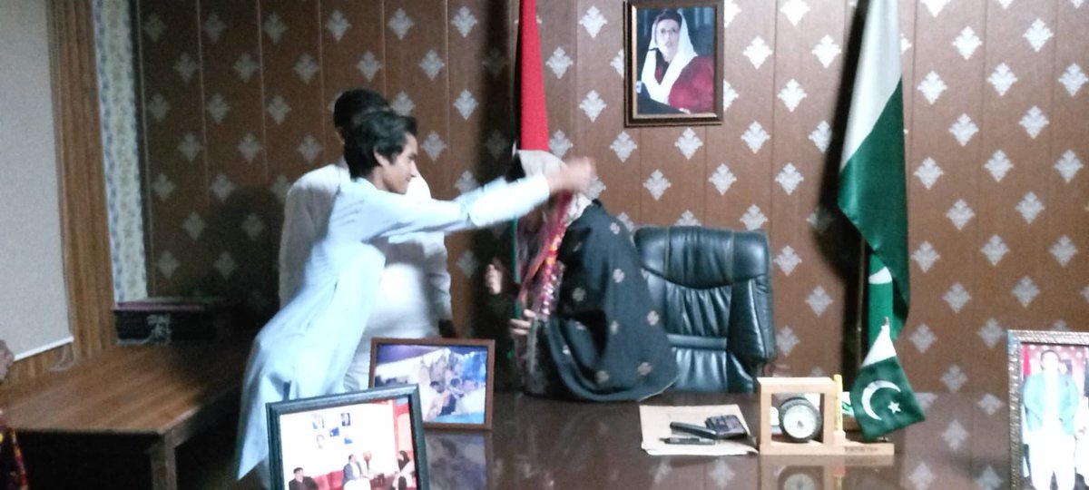 NisaShakeel's tweet photo. Thankyou so much memon itehad youth wing 
#ladieswingorganizer #sherkibetisherni https://t.co/wc3mXYaka3