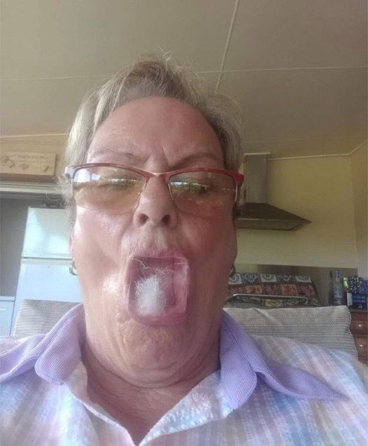 MIB42069's tweet image. Me: this soda is so good

My friend that eats ice: