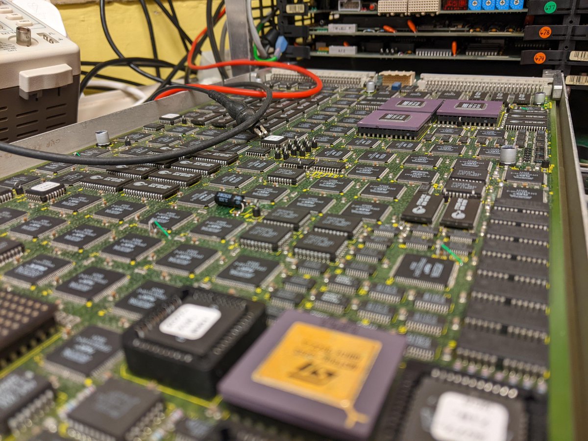 DextersTechLab's tweet image. I have been working on this #Quantel HAL Express and of course the most complex card in it has a fault!! FFS!😵‍💫🙄At least i have an extender card so i can work on it! The symptom: One, many or all of the Altera FPGAs are failing programming, thankfully there&apos;s only 82 of them!!🤣