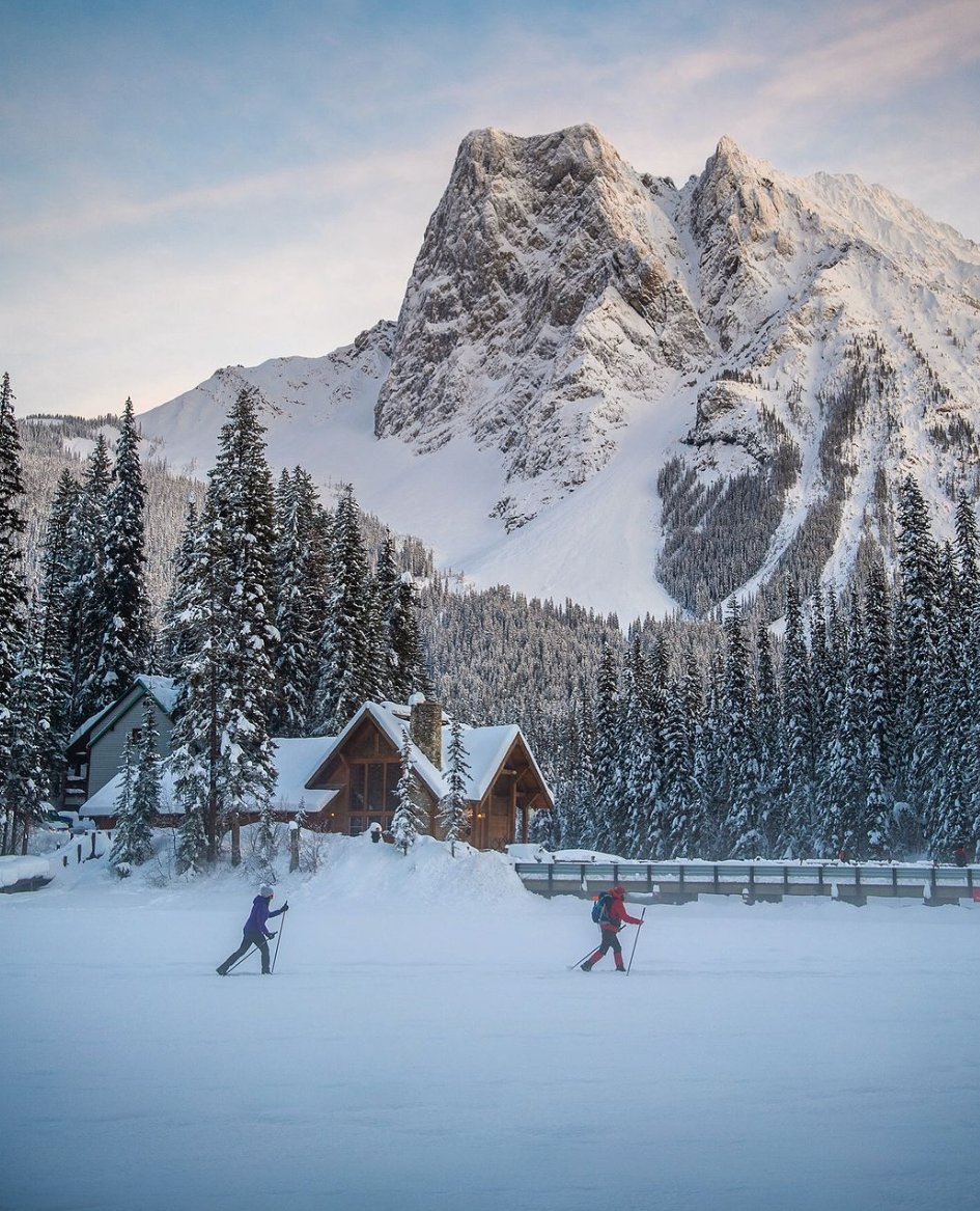 Emerald Lake Lodge tweet media