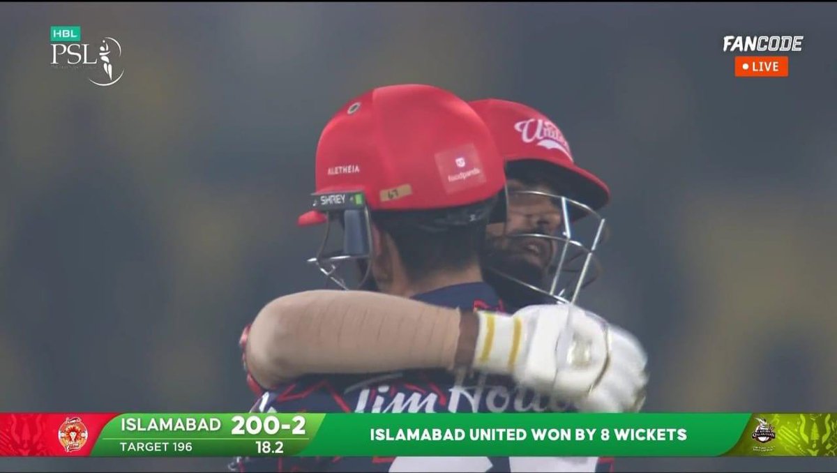 Superstar does it for Islamabad along with Agha Salman ✌ The defending champions have been handed a big defeat by ⿨ wickets in their opening game 🔥 #IslamabadUnited #HBLPSL9 #ShadabKhan #KhulKeKhel #Cricket