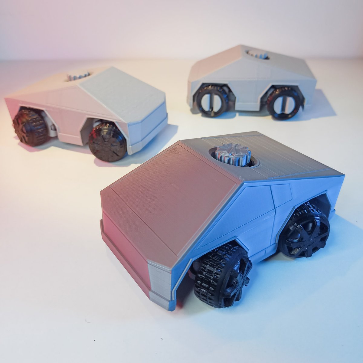 3dHonza's tweet image. Print-in-place CAR + KYBR Truck
My latest mechanical model of toy car with all-wheel steering is available now @Cults3D 
Chassis is fully functional right after print. 
No assembly or supports. Just attach 4 wheels.
#Cybertruck version included
Download: cults3d.com/en/3d-model/ga…