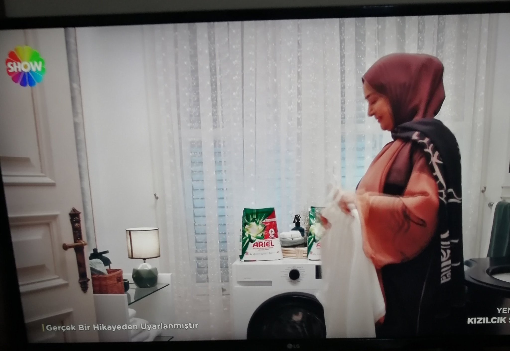 Tuğberk on X: "Kızılcık Şerbeti denilen paçavra dizide boykotlu Ariel'in reklamı yapıldı. Bu paçavra diziyi izlemek İsrail'e destek olmak demektir. https://t.co/YtbZCFYdnM" / X