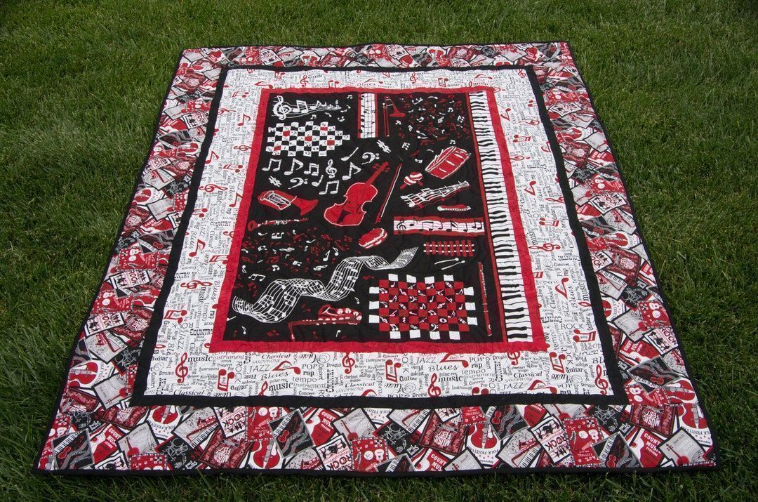 #Music #Lovers #Rejoice This #Handmade #ModernQuilt Will Have You #Singing #Giftidea #birthday #holidays #Wedding #Anniversary #Musicans #Musical buff.ly/3OzdGRy